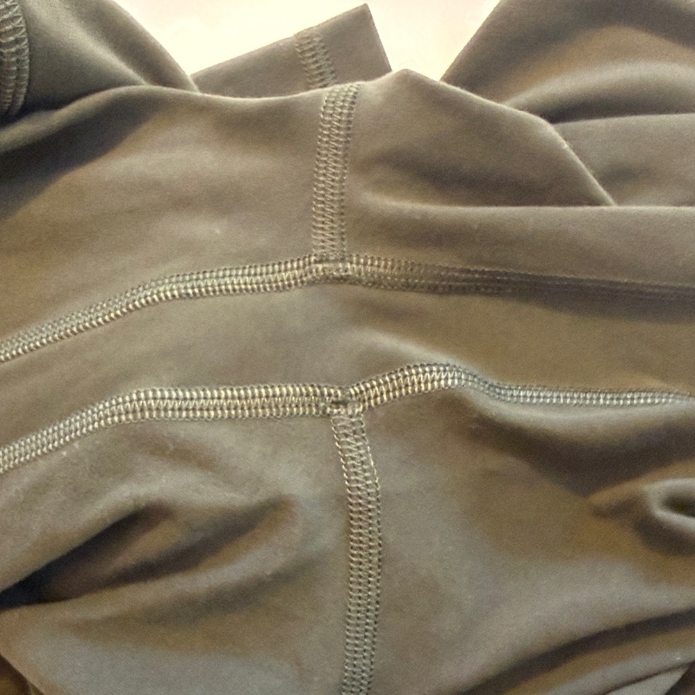 Lululemon Align with pockets size 6, dark green. - Picture 6 of 8
